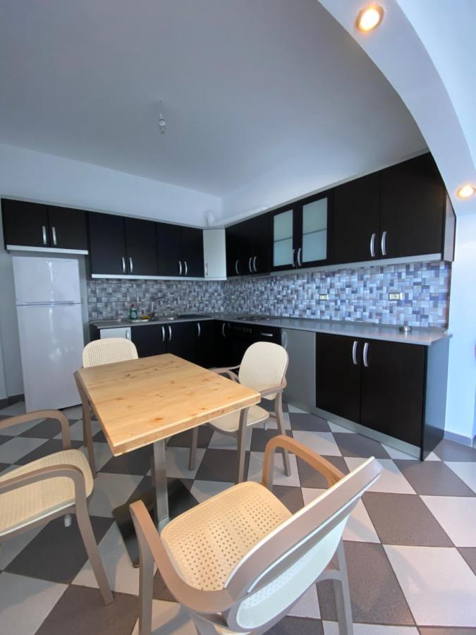 Henardi Apartments Ksamil Bagian luar foto